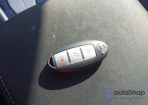 2017 Nissan Pathfinder S z USA, uszkodzony, nr VIN 5N1DR2MN8HC681667